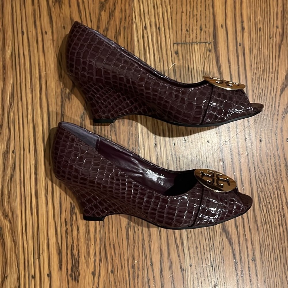 Tory Burch Shoes - Picture 7 of 10